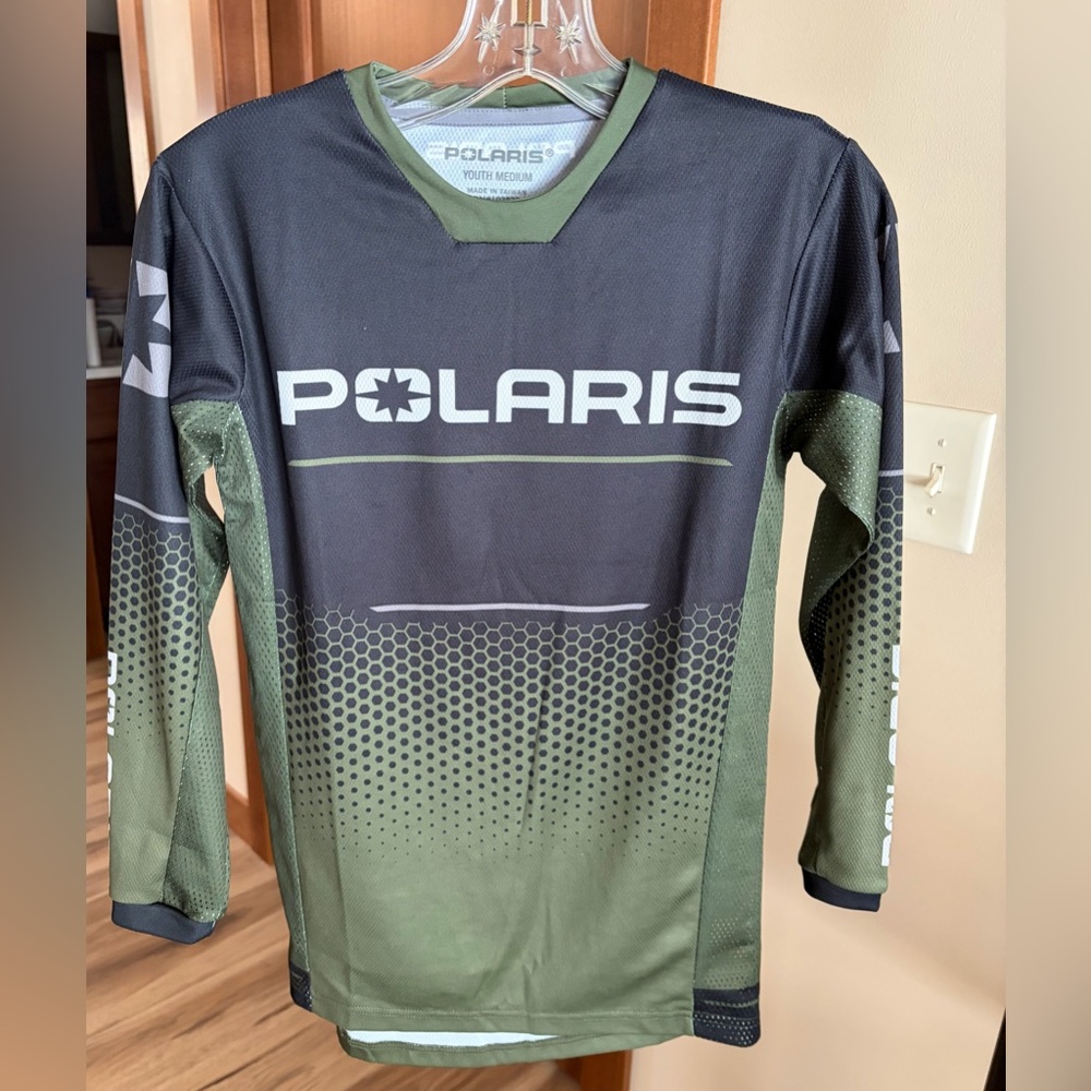Polaris Youth Green and Black Jersey Size M. NWOT